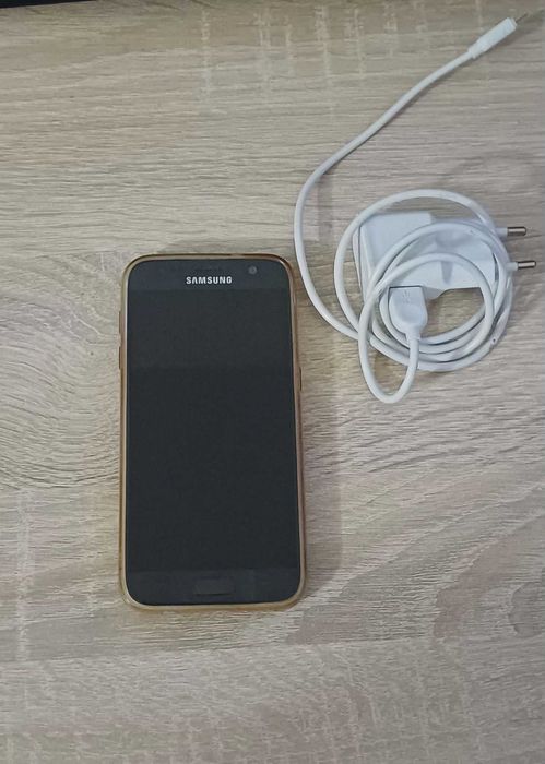 Телефон Samsung Galaxy S7 с оригинално зарядно