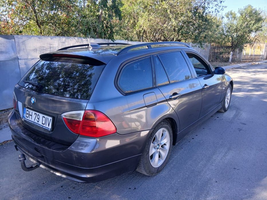 Vand bmw 320 ,2007,163 de cai distribuție in fata