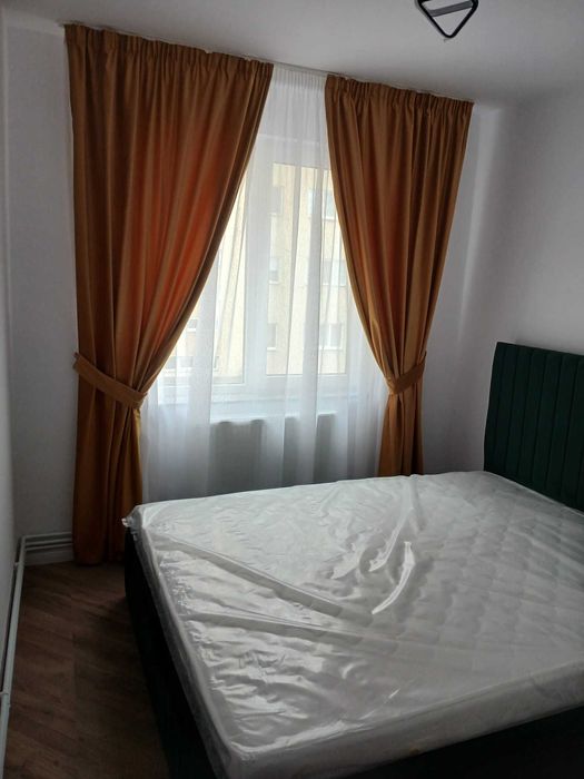Apartament 3 camere-de inchiriat- zona CEC- Bd. Unirii