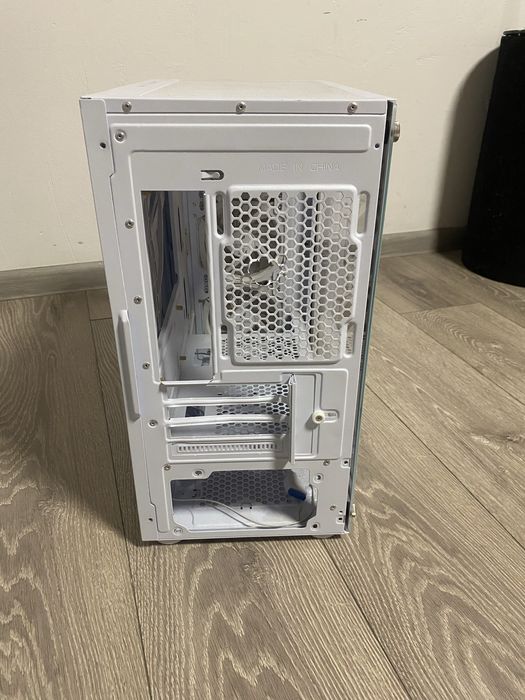 Vand carcasa pc alba