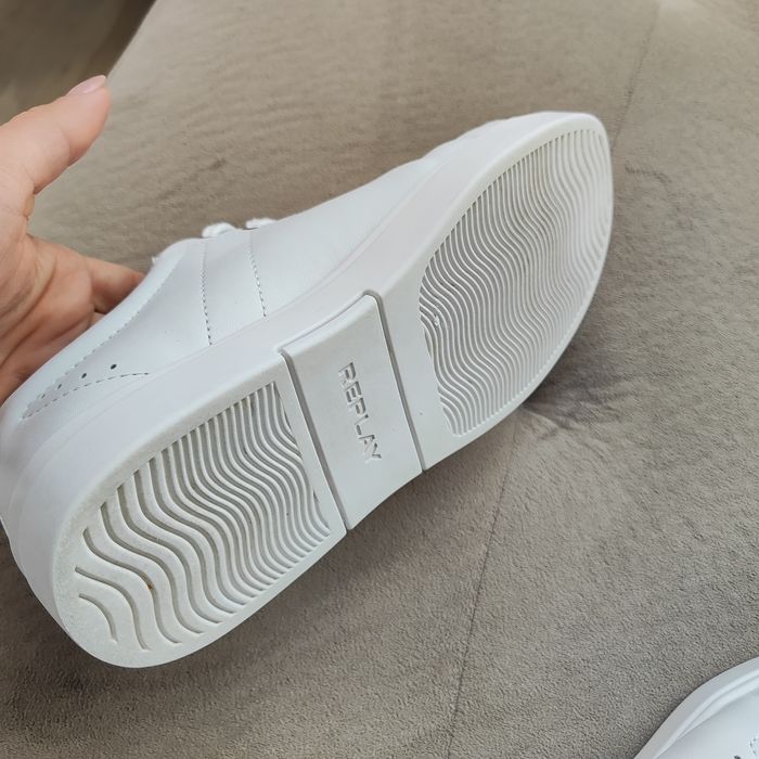 Бели кецове Replay