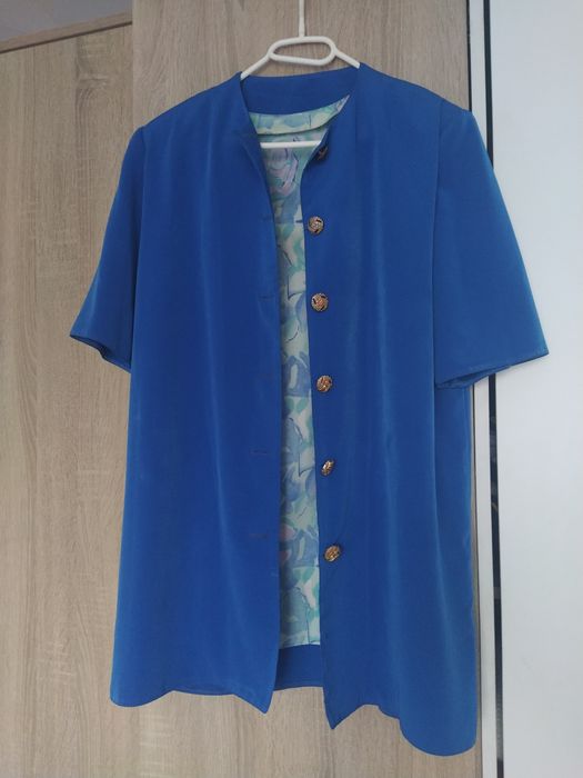 Дамски костюм от три части с синьо