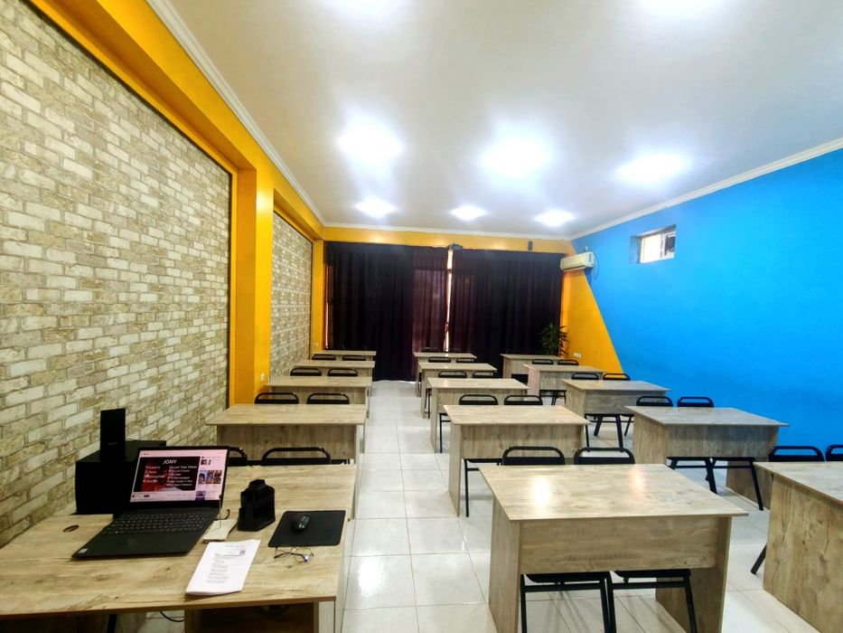 O'quv xonasi uchun stullar