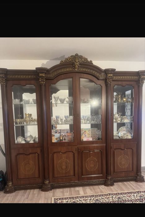 Продам Сервант Гостинный