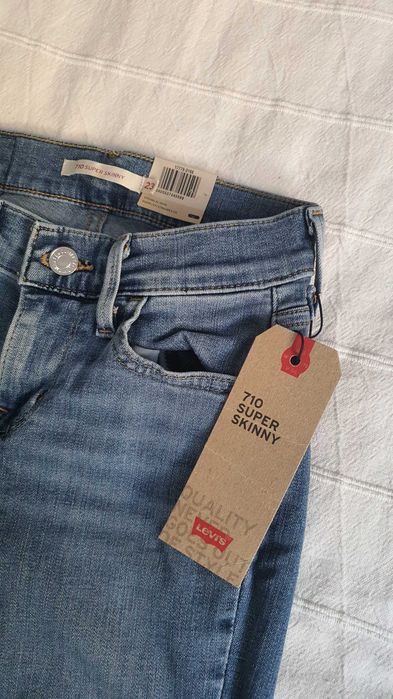 Дамски / детски дънки Levis