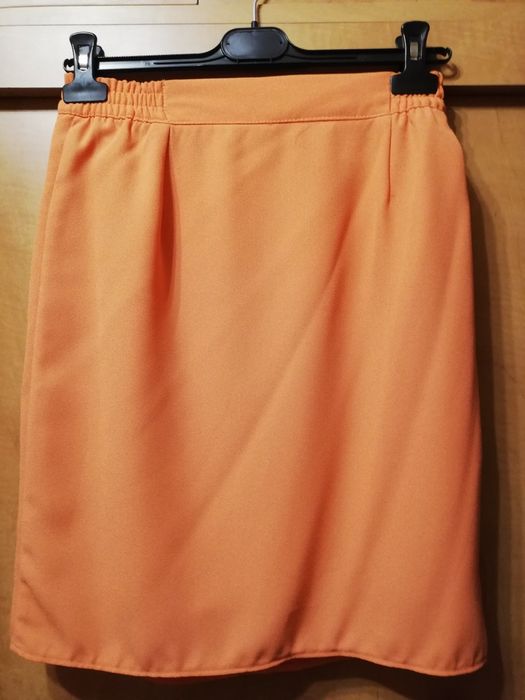 Costum elegant portocaliu