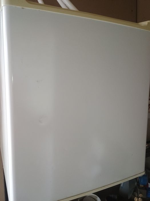 Congelator mic cu 2 rafturi 50/50/50