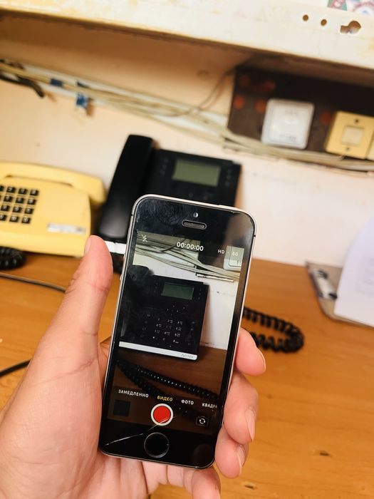 Айфон 5 в хорошем состояний