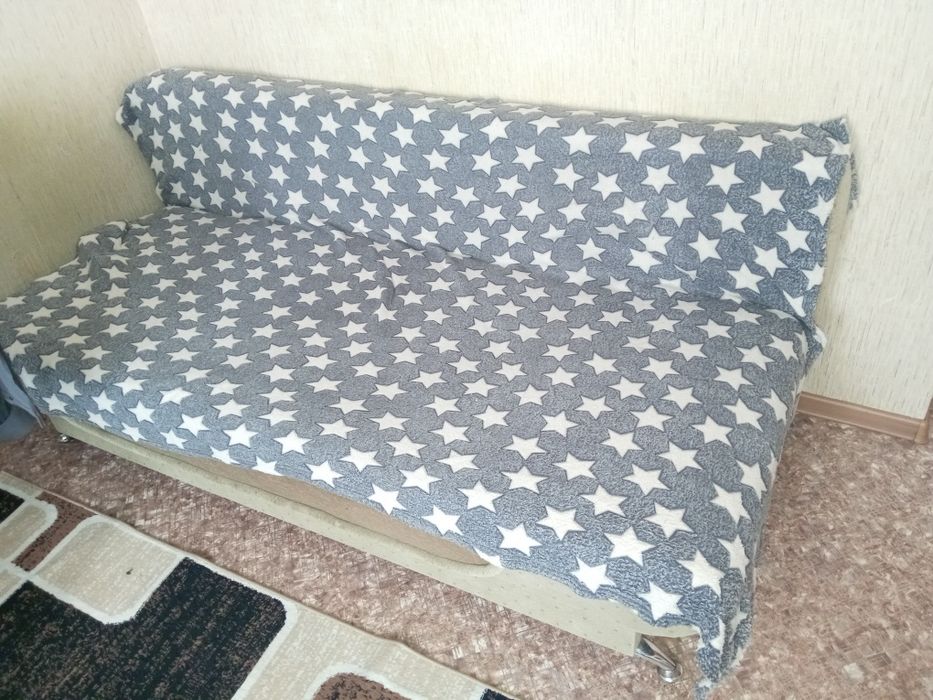 Срочно продам диван