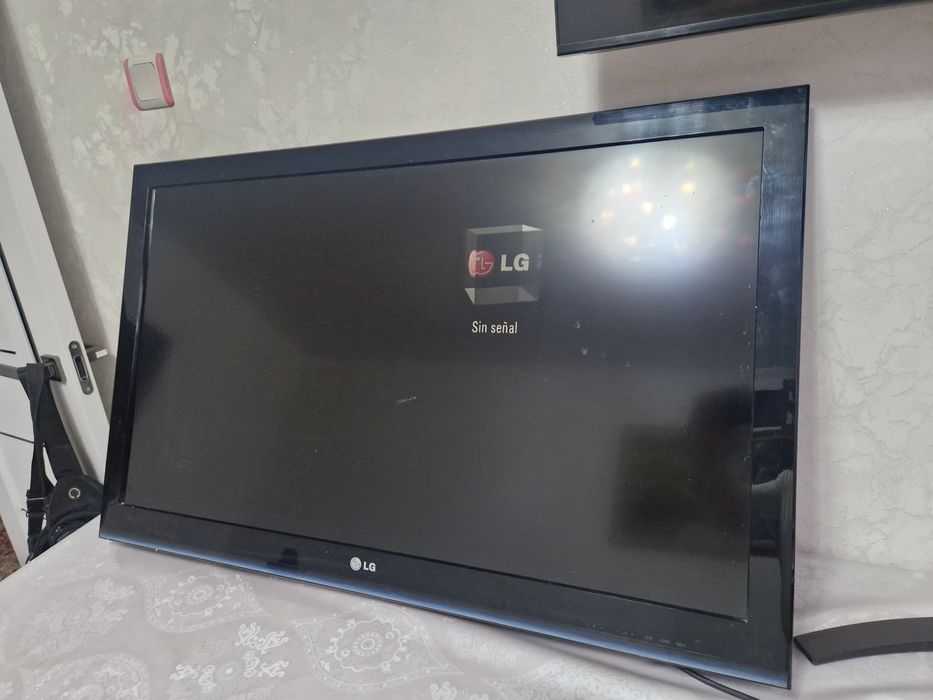 Телифизор LG ЖК.