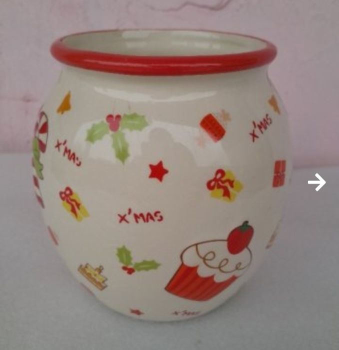 Коледна украса - елха, лампи, свещници