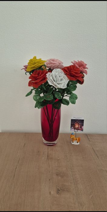 Продам розы из бисера