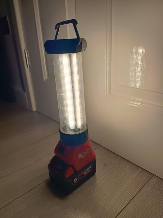 Scule profesionale Milwaukee 18V