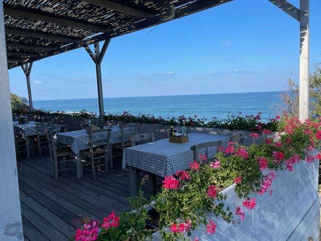 Каравани Enjoy под наем - Къмпинг Гардения