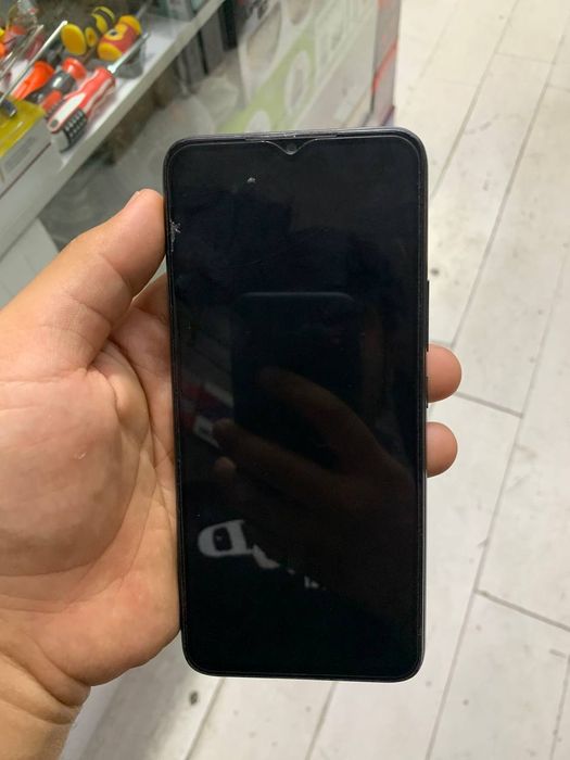 Infinix smart 6 64GB ideal