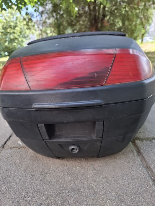 Модуларна каска - нова и куфар за мотор