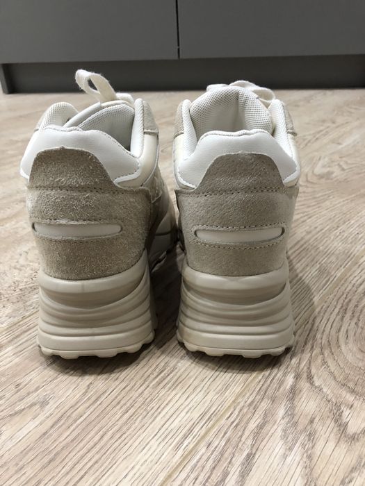 Продам кроссовки, размер 33-34