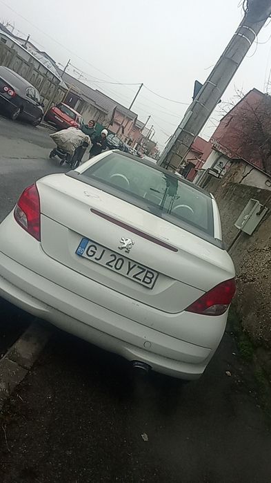 Vând Peugeot 207 cc