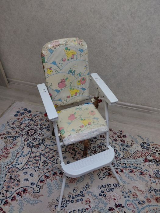 Продается Детский кухонный стол