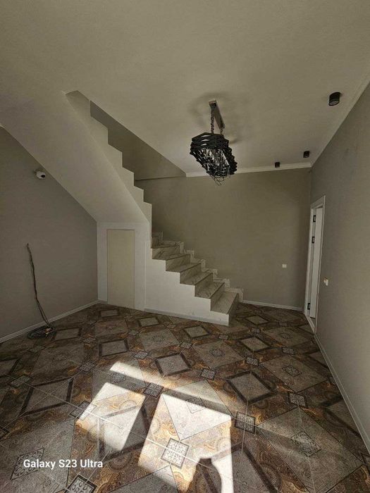 Срочно Мукимий махаллада гостиница сотилади.