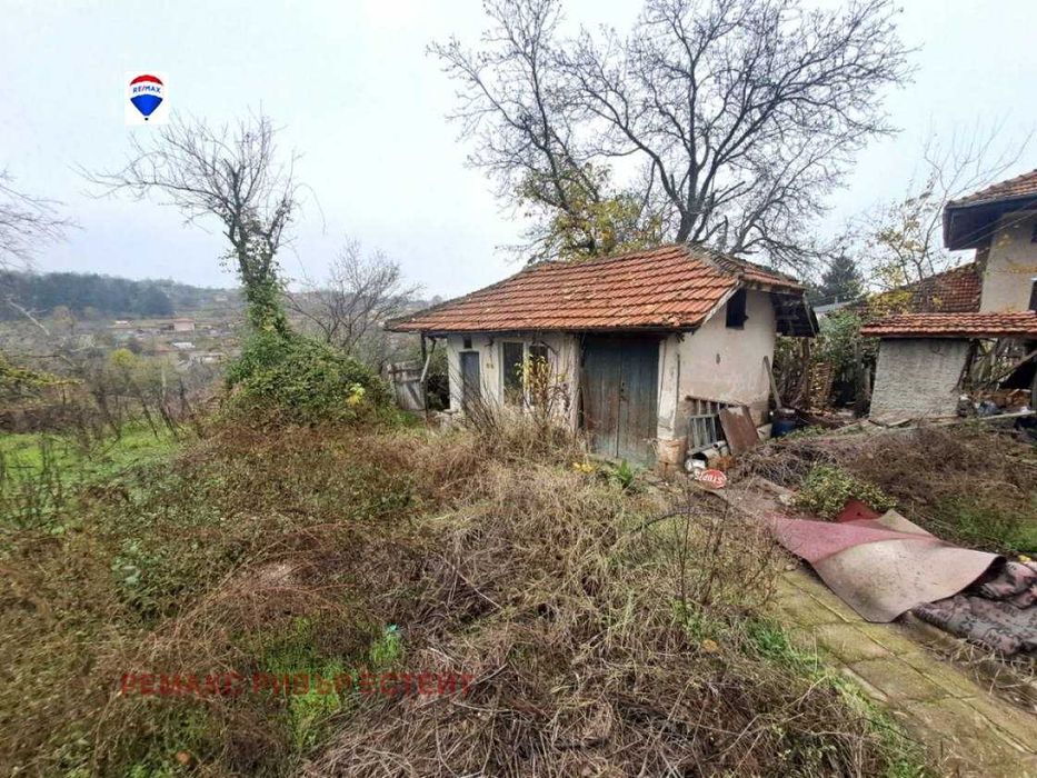 Селска къща за продажба в с. Пиргово