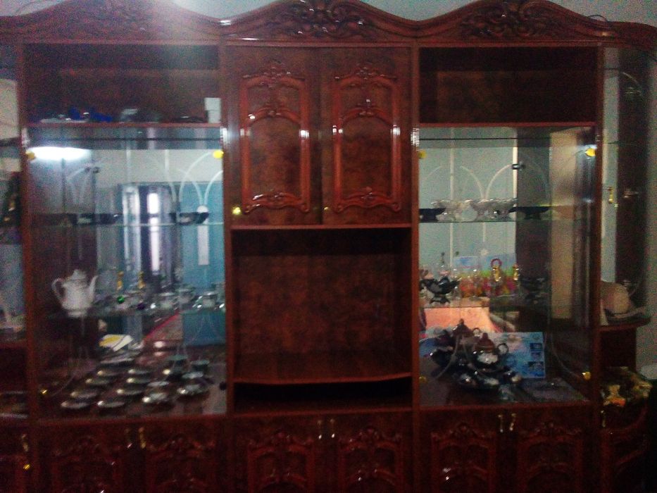 Стенка сотилади  хеч каери кирилмаган