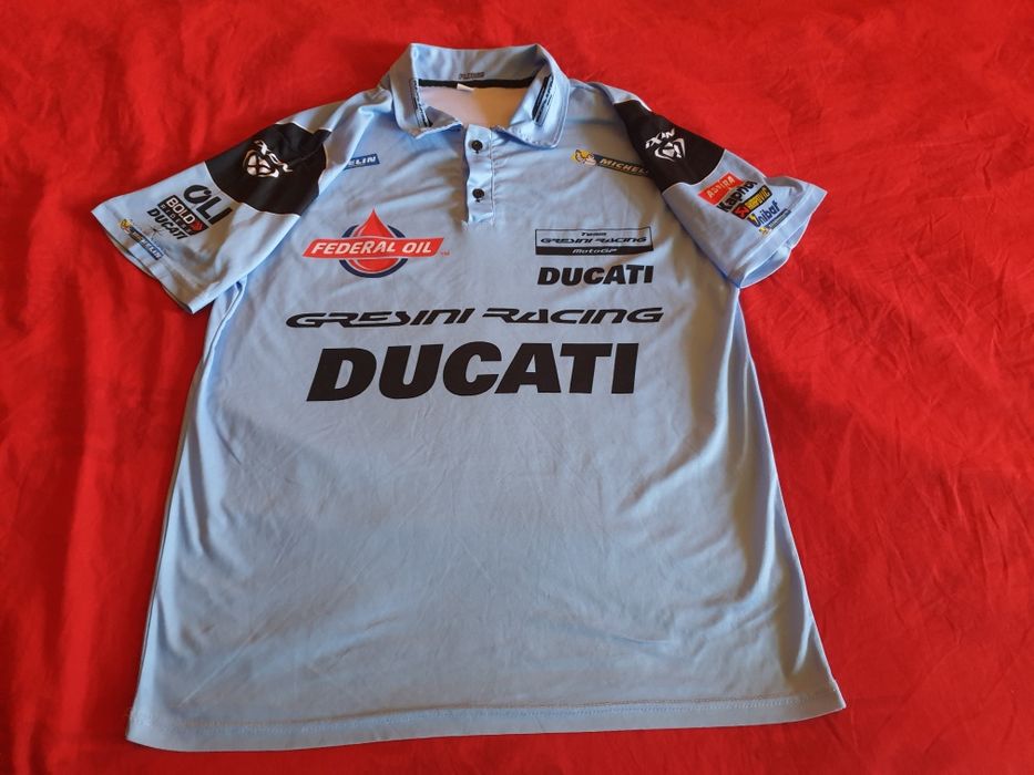 Tricou  de  barbati  -   100 lei.