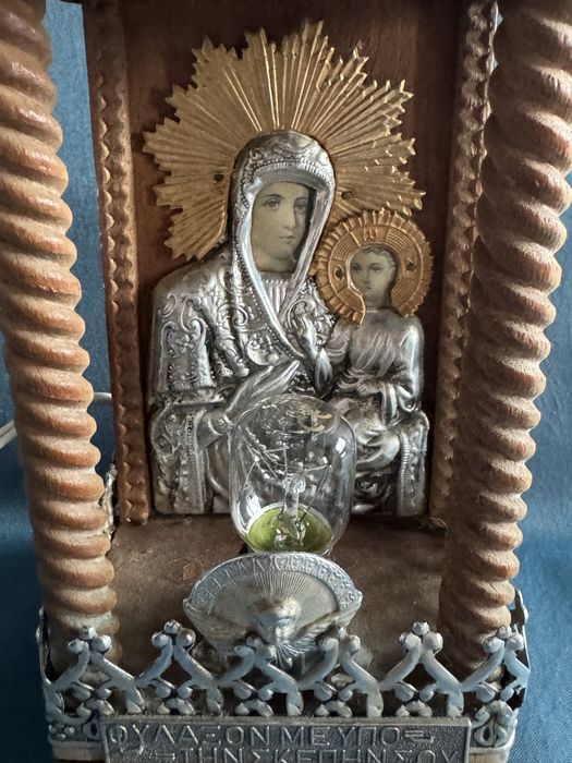 Светещ иконостас , икона , кандило