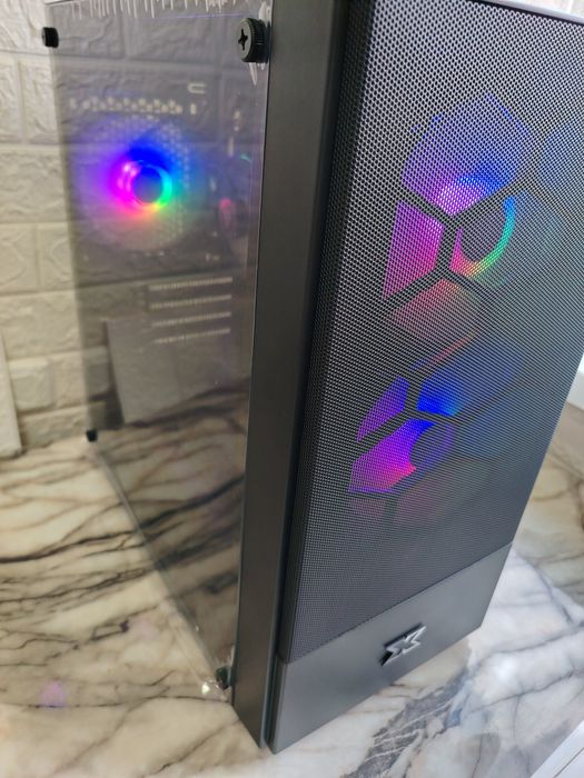 Компютър AMD Ryzen 5 3400G 16gb SSD Radeon™ RX Vega 11