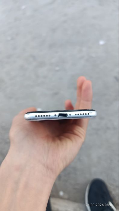 Iphone se 2 2020 Naxtgayam sotiladi