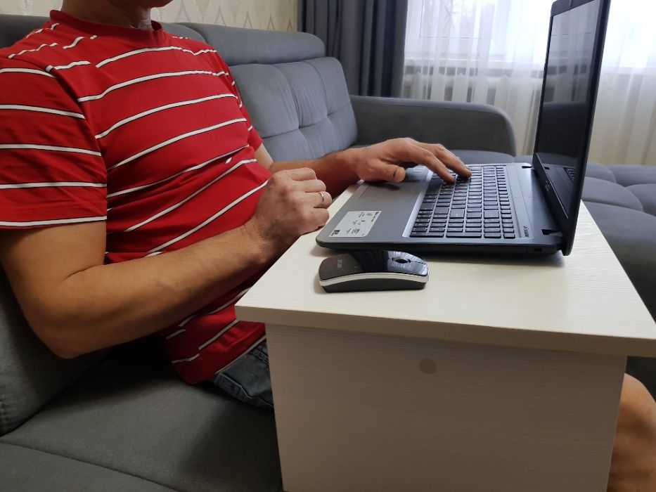Продам столик для ноутбука