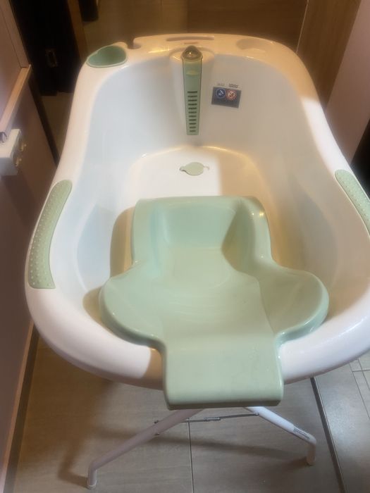 Вана за къпане за бебе със стойка и термометър
