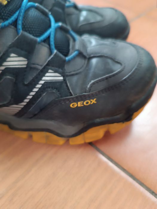 Детские оригинальные фирменные ботинки Geox