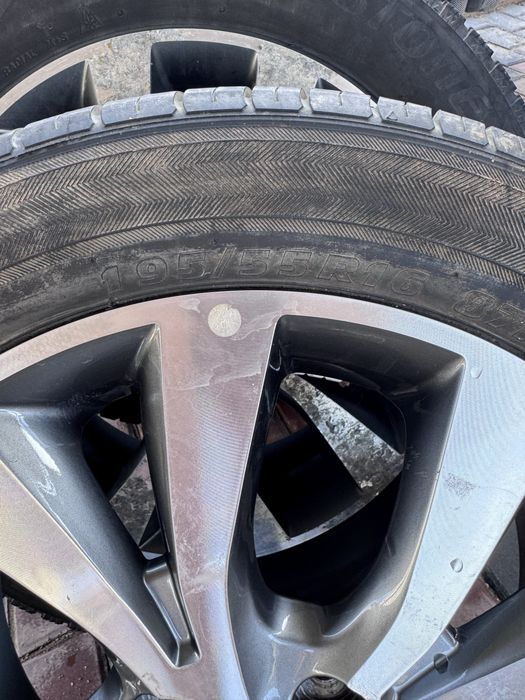 Диски Hyundai оригинал 4/100 R16