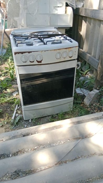 Продам газ плиту