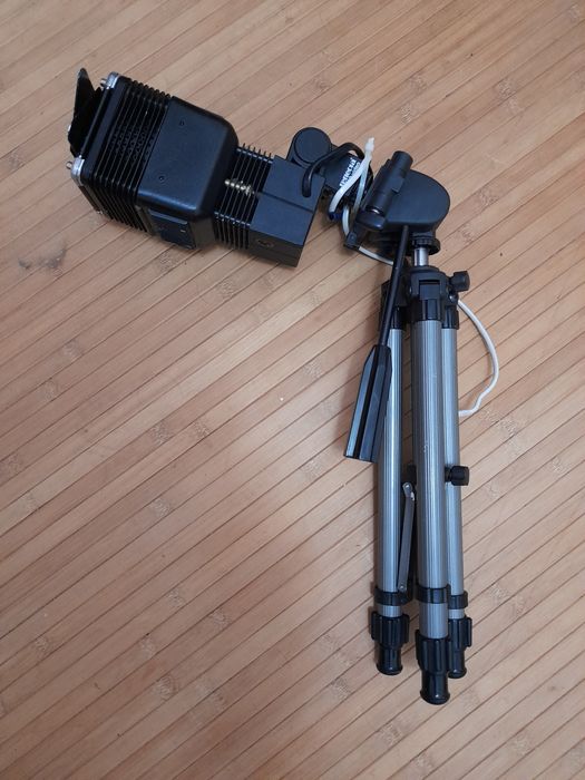 Vînd trepied si video reflector