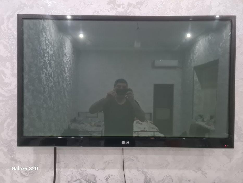 Телевизор  LG сотилади. 55 талик  без смарт.  3 D электрон очкиси била