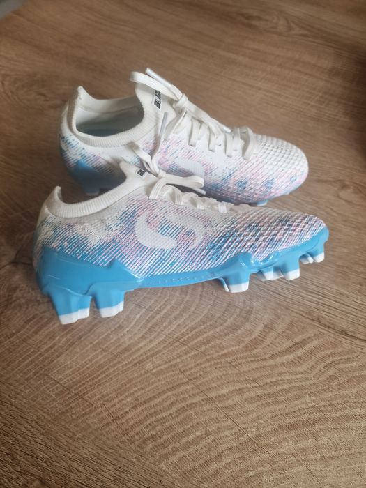 Детски бутонки Sondico Blaze Junior FG Football Boots и Врата. ръкавиц