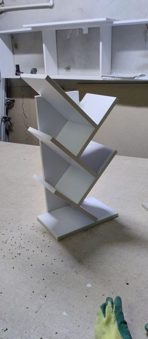 Полка для книг белая