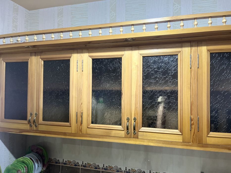 Продается куханный гарнитур. (Дерево)