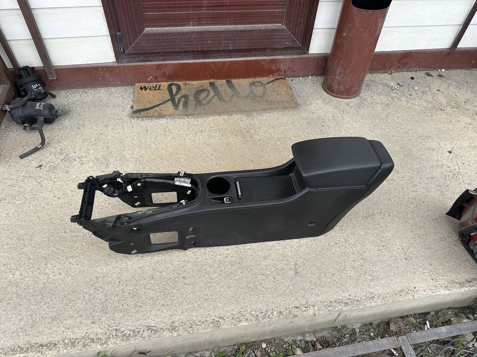 Централна конзола със подлакътник за Опел Астра J