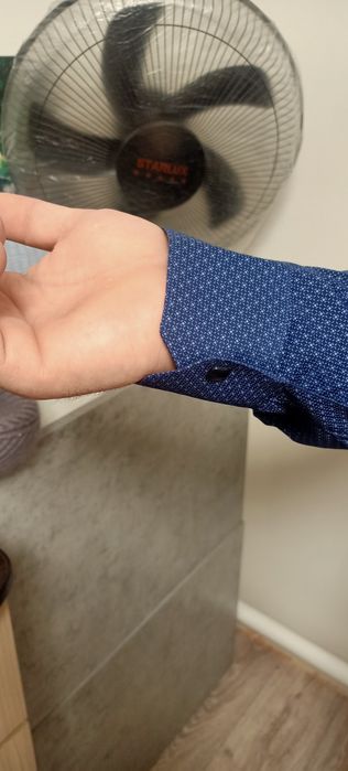 Продам рубашку мужскую