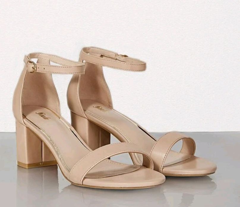 Дамски сандали на ток