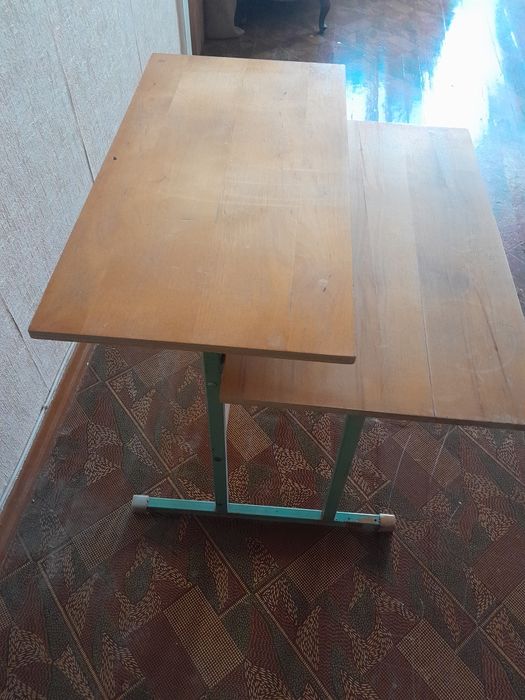 Стол- парта ,компьютерный стол