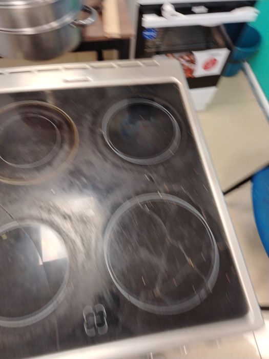 Электроплита продаётся