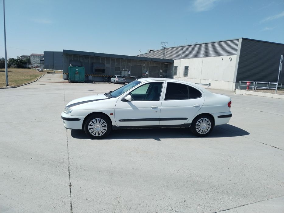 Renault megan 1 1.6. Benzina 16 valve