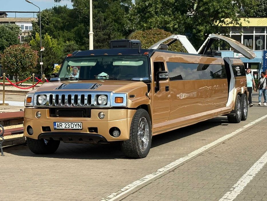 Inchiriez Limuzina Hummer H2 Limuzina de inchiriat Hummer H2