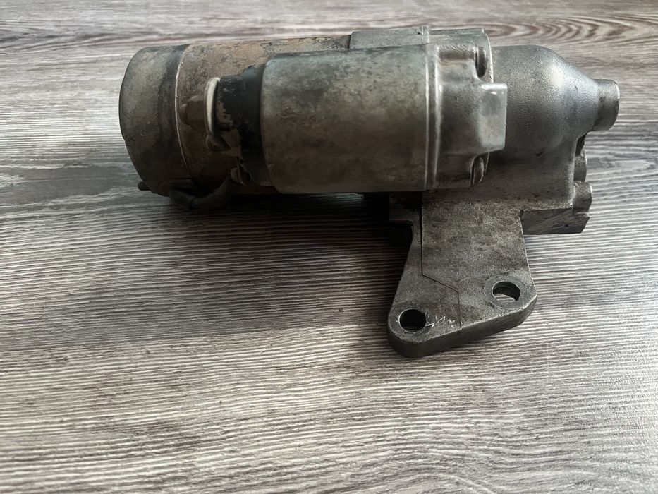 Продам стартер на мазду MPV