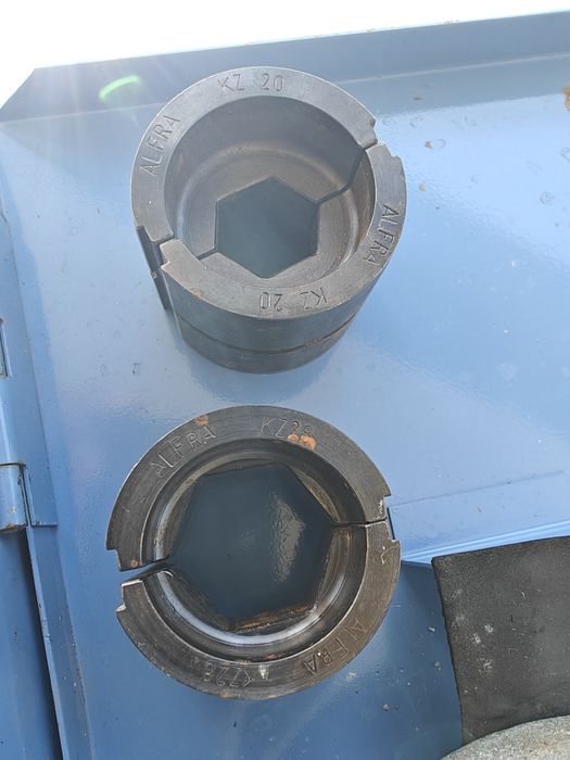 Alfra 130kN 10-300mm cap hidraulic cu bacuri
