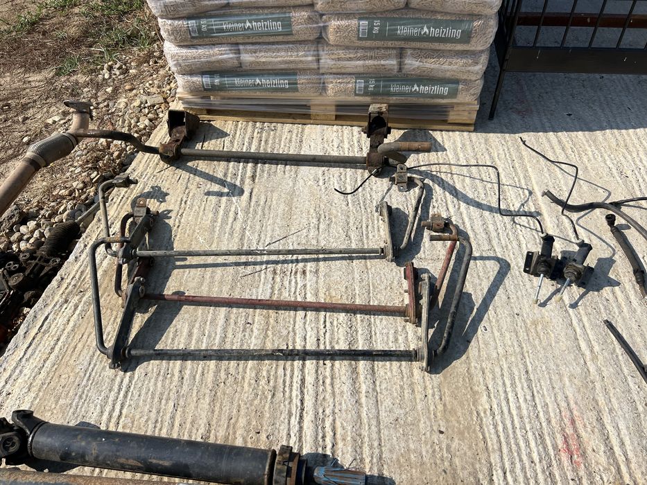 Vand lada de scule si alte piese de iveco